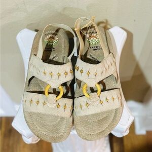 Women’s Sandals - Tan